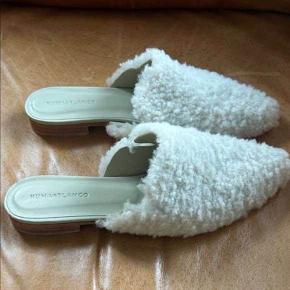 Huma Blanco Size 9 Sherling Mules - Picture 3 of 5